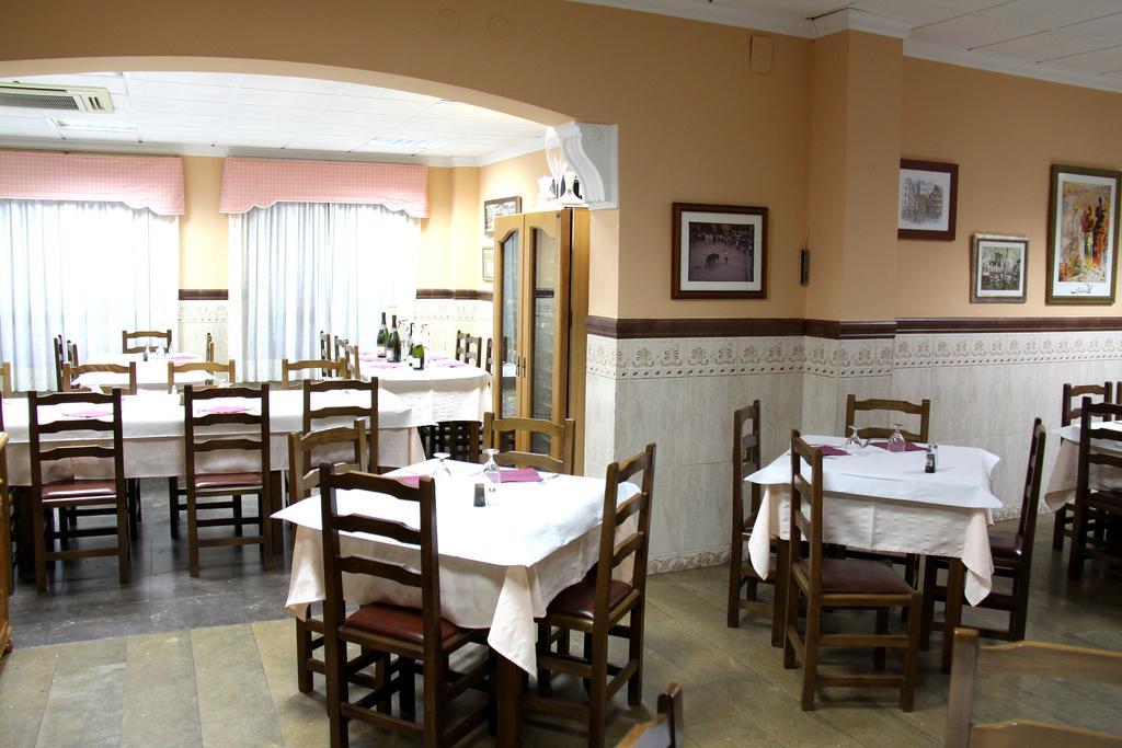 Hostal Restaurante La Masia Vila-real Dış mekan fotoğraf