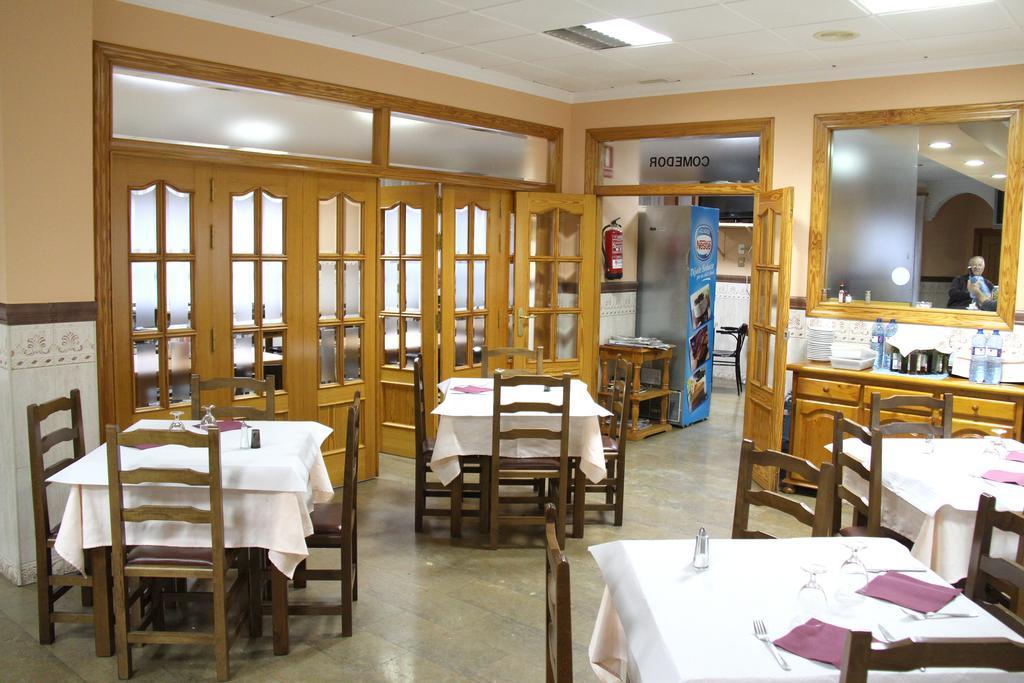 Hostal Restaurante La Masia Vila-real Dış mekan fotoğraf