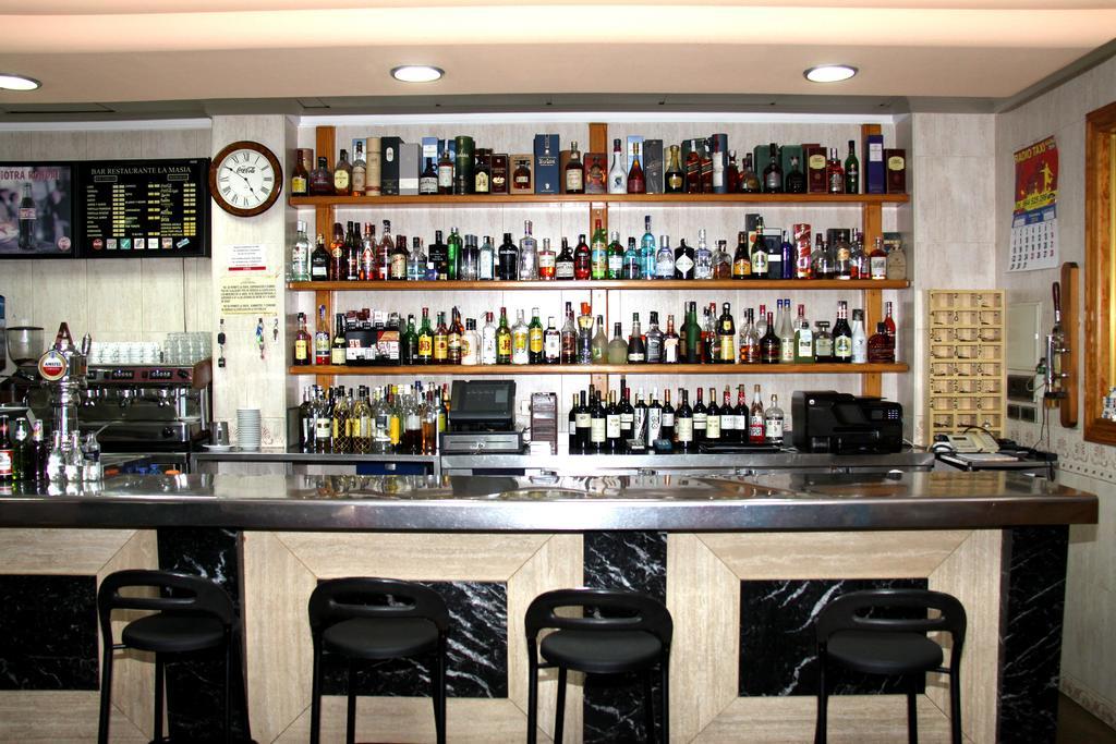 Hostal Restaurante La Masia Vila-real Dış mekan fotoğraf