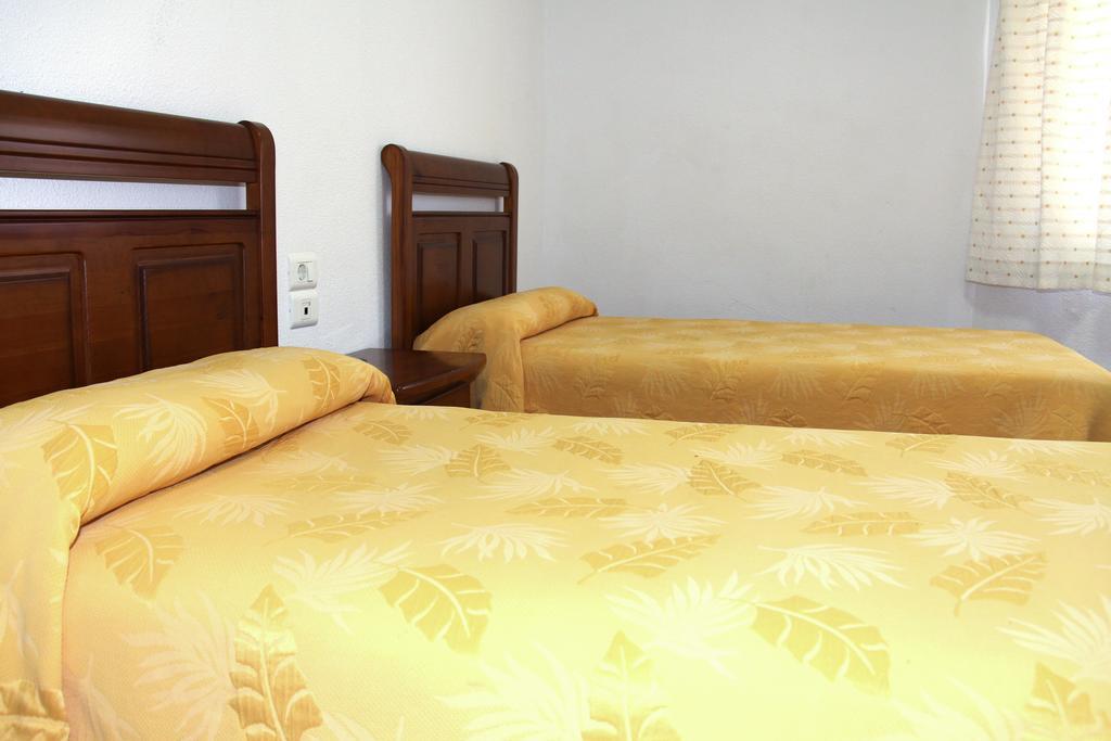 Hostal Restaurante La Masia Vila-real Oda fotoğraf