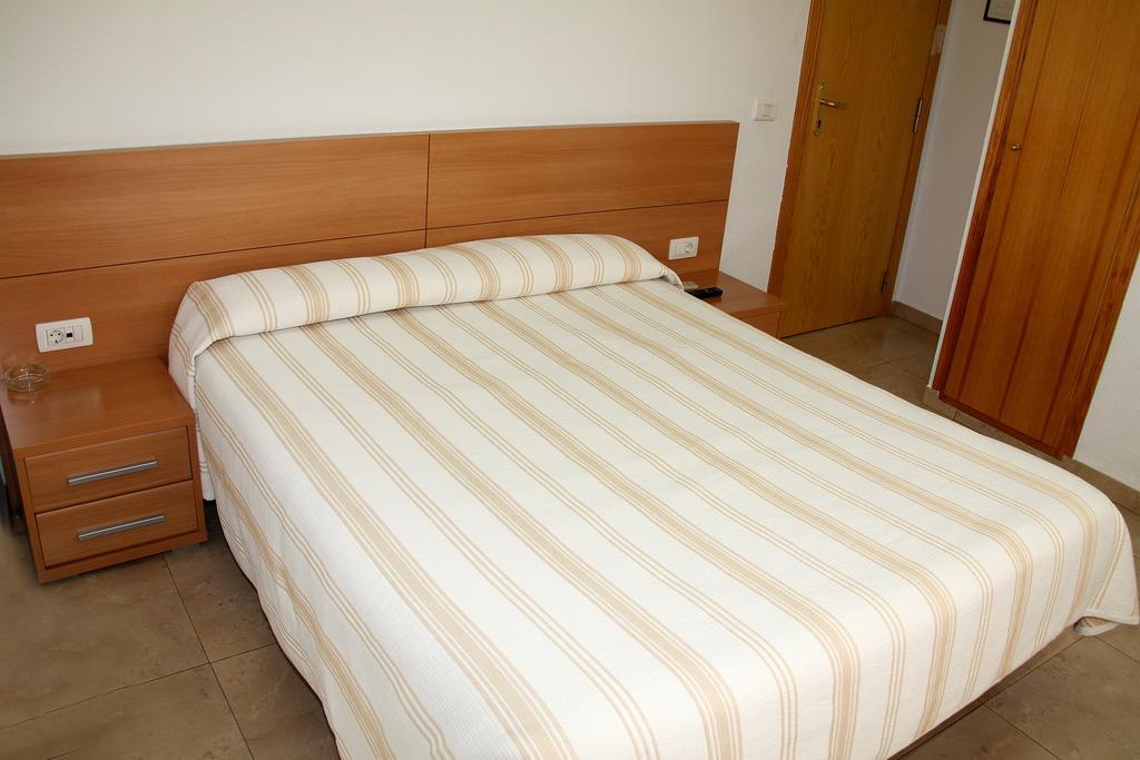 Hostal Restaurante La Masia Vila-real Dış mekan fotoğraf